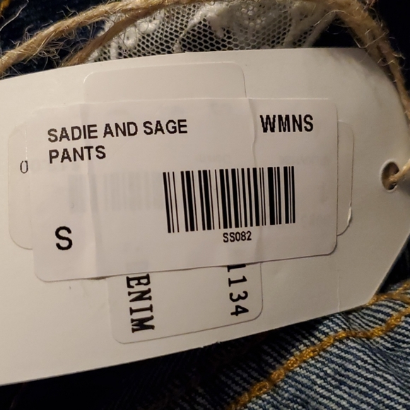 NWT Sadie & Sage Anthropologie Brand Distressed Patch Jeans S8ze Small - Picture 11 of 12